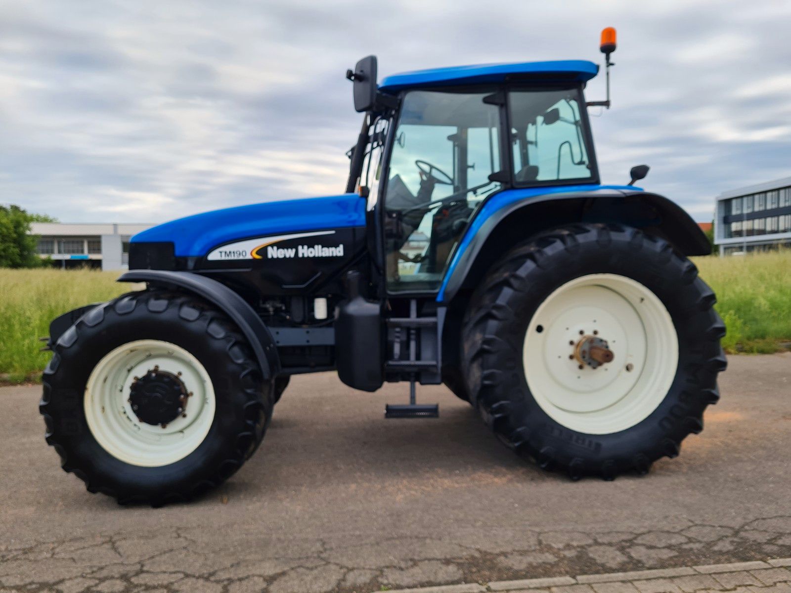 JCB 8-10T